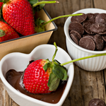 Chocolate-Covered Strawberry Valentine's Day King Cake 2023 (Limited-time only!)